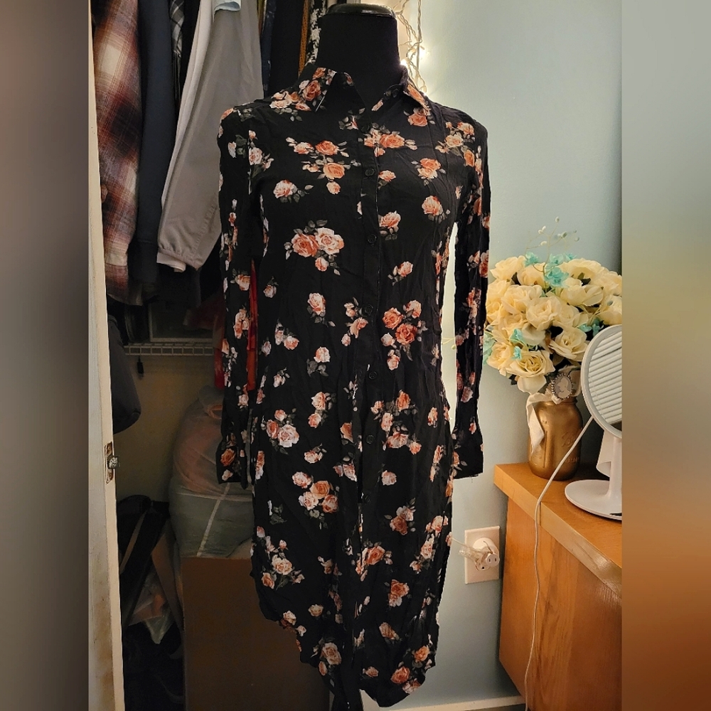 Forever 21 Long Floral Top/Cardigan